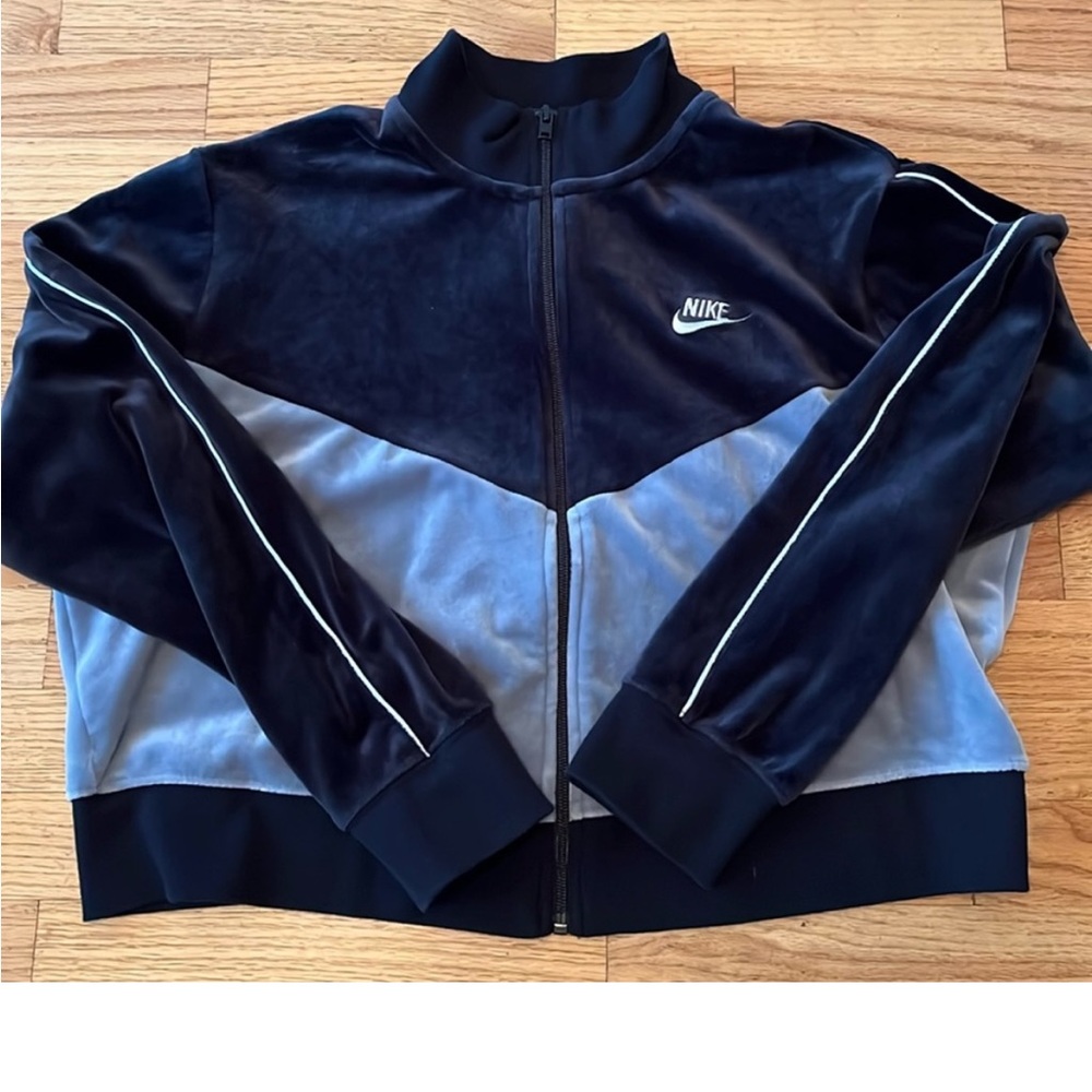 Nike Women’s Heritage Velour cropped jackets- qty 2
